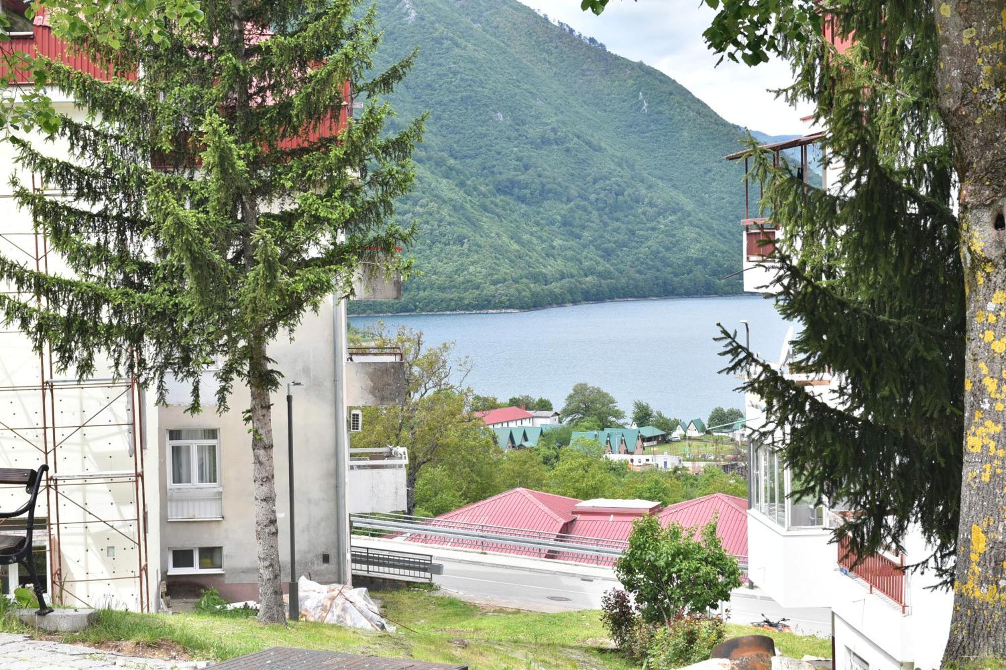 Apartments Ravno Plužine Esterno foto